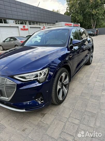 Audi e-tron AT, 2021, 40 500 км