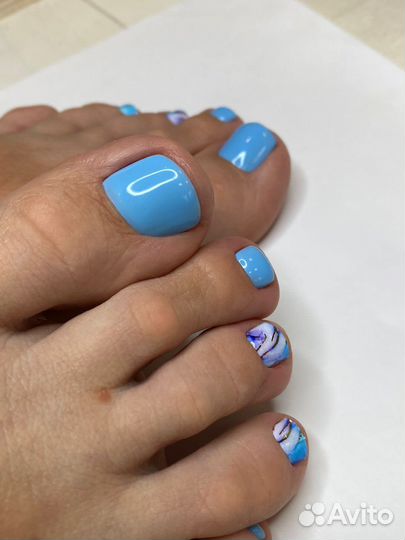 Маникюр и педикюр