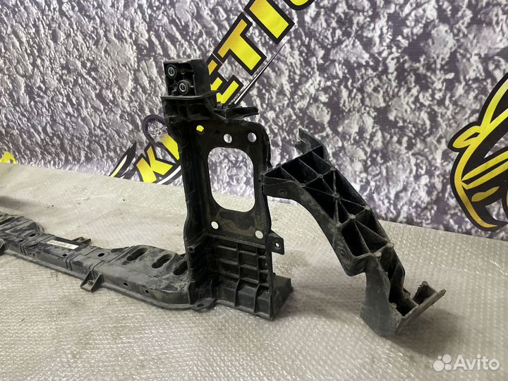 Рамка радиатора передняя панель Kia Cerato 2013