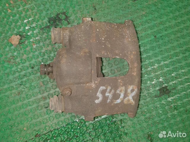 Суппорт тормозной передний пр Додж Стратус 96-00