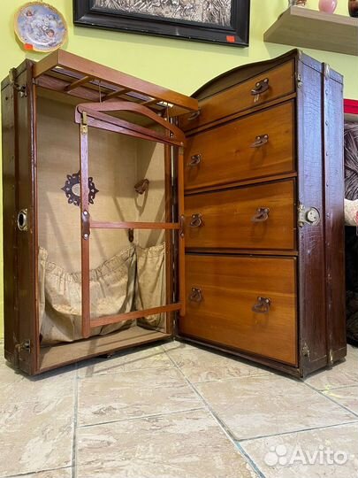 Чемодан-шкаф