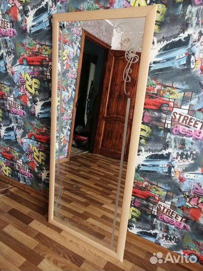 Зеркало напольное