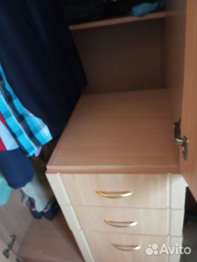 Детская кровать чердак со столом и шкафом