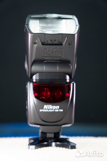 Накамерная вспышка Nikon Speedlight SB-700