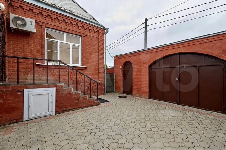 Дом 300 м² на участке 6 сот.