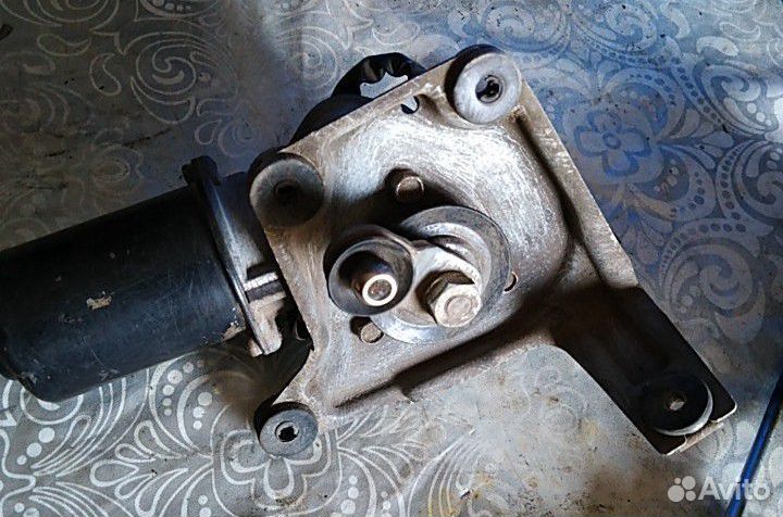 Моторчик дворников mitsubishi space wagon 1992