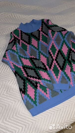 Свитер женский