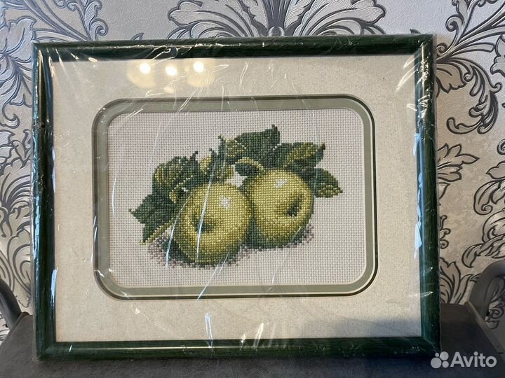 Картина вышивка крестом в рамке 