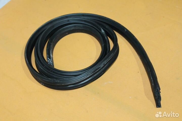 Уплотнитель двери Bosch 94758 бу. 4777