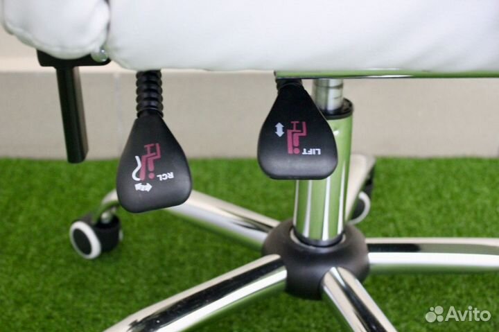 Компьютерное кресло