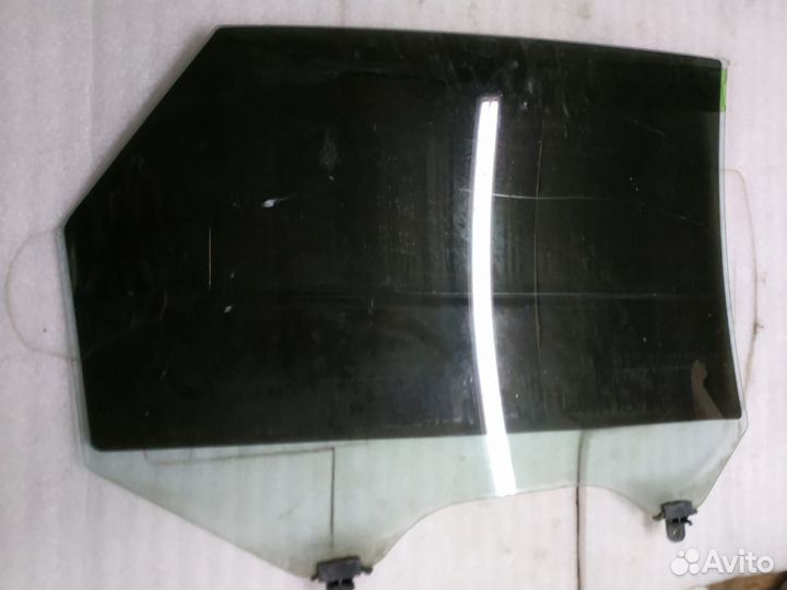 Стекло двери заднее левое Hyundai Elantra XD