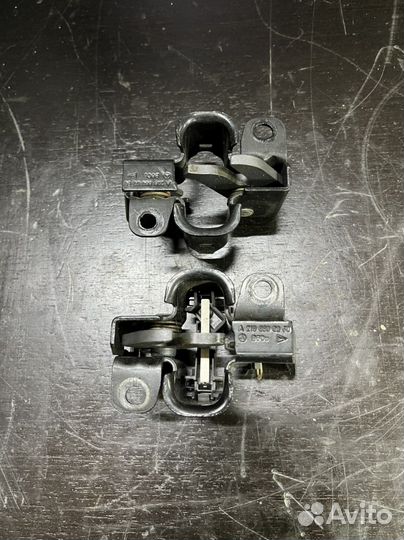 Замок капота мерседес w219