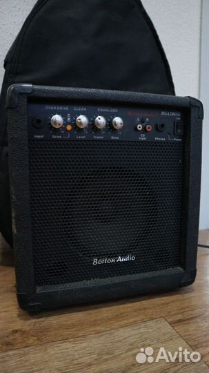 Электрогитара и комбоусилитель