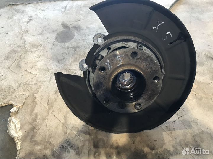 Кулак задний левый BMW X5 E53