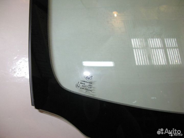 Стекло заднее на Митсубиси Паджеро Спорт