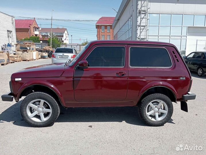 LADA 4x4 (Нива) 1.7 МТ, 2011, 195 000 км