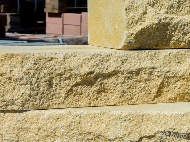 Камень декоративный колотый цветной