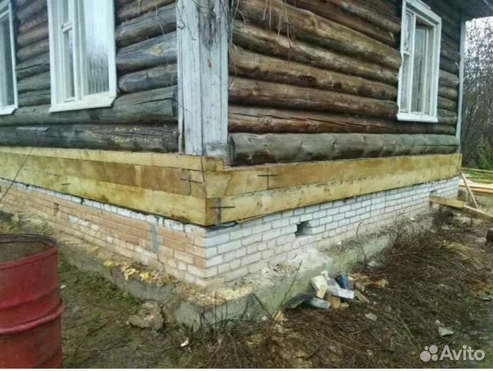 Строительная бригада возможно с нашим материалом