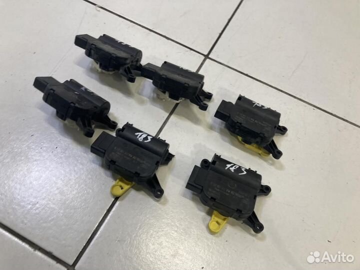 Сервопривод заслонок печки Volkswagen Tiguan 5N1 2