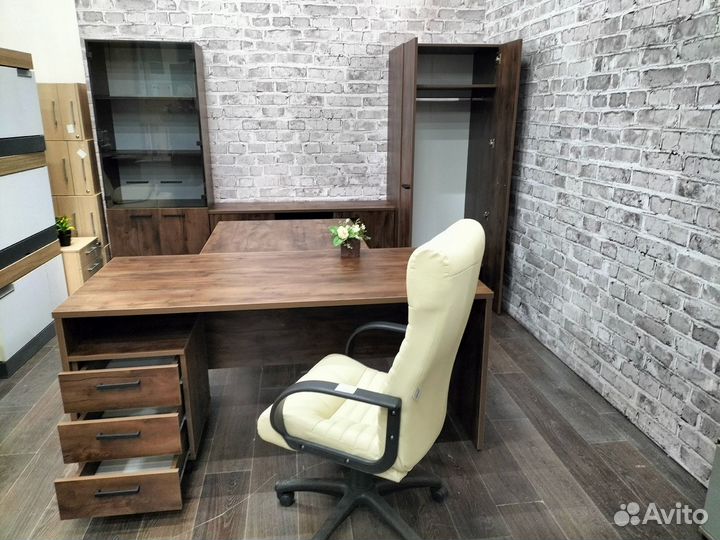 Новый кабинет руководителя, офисная мебель