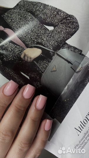 Модель на маникюр