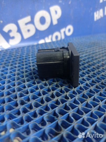 Кнопка обогрева переднего стекла Ford Focus 2