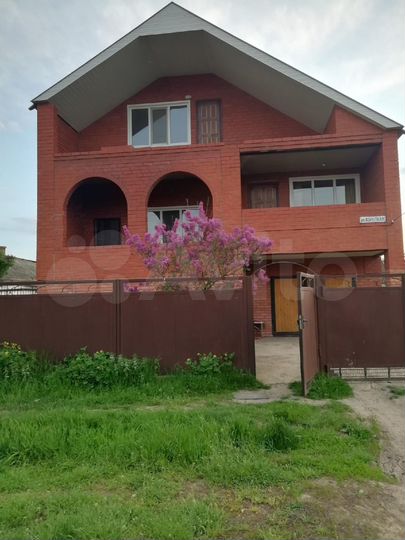 Дом 240 м² на участке 7 сот.