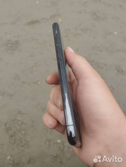 iPhone Xs, 64 ГБ