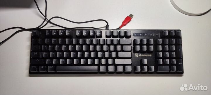 Механическая клавиатура Bloody b 820r