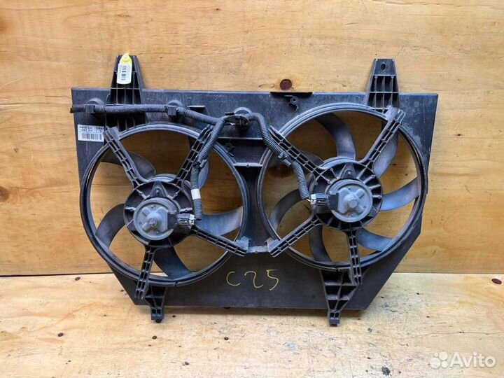 Диффузор радиатора Nissan Serena C25 MR20DE 2007