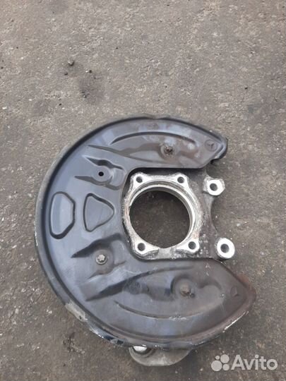 Кулак задний левый Mercedes C-Class W205 651.921