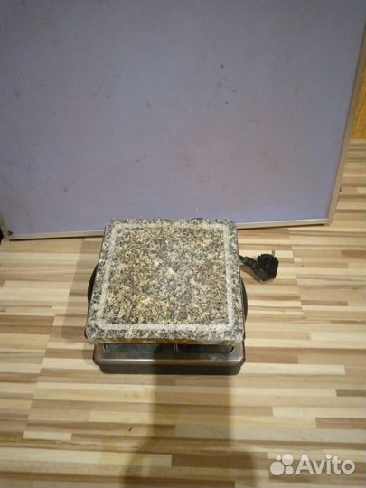 Вафельница и раклетница