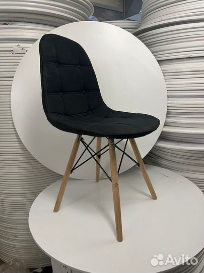 Стул кухонный мягкий Eames (Ткань) черный