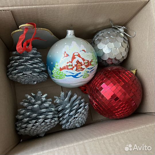 Новогодние игрушки коробка