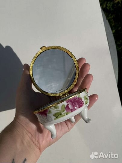 Шкатулка пудреница