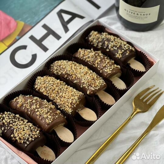 Банан и клубника в шоколаде