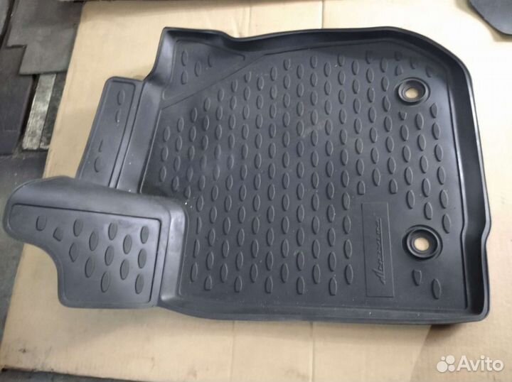 Коврики на Рено логан