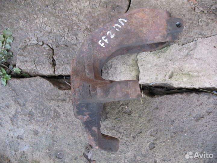 Кулак 21мм левый/правый Ford Focus 2