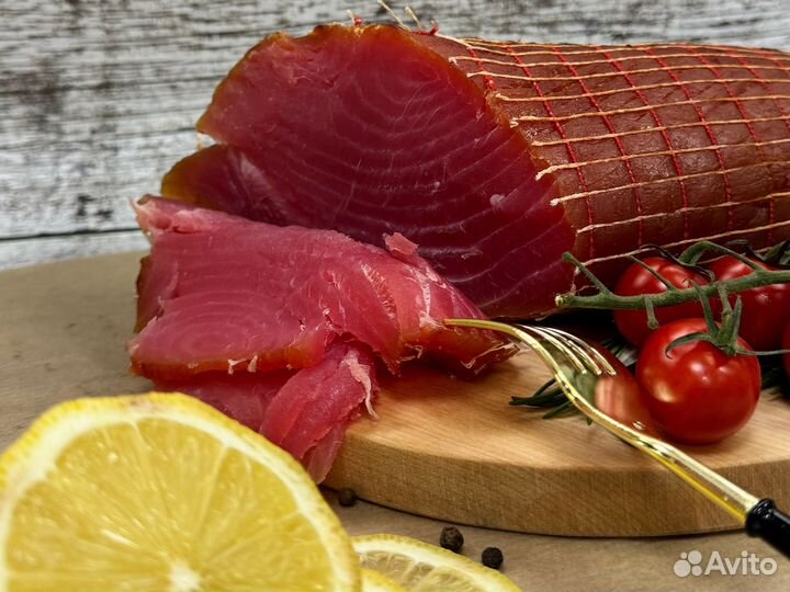 Тунец холодного копчения