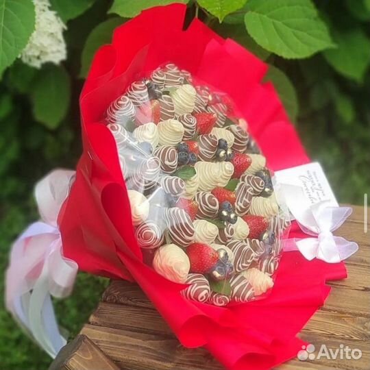 Клубничные наборы и букеты