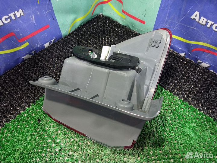 Стоп-сигнал задний правый Toyota Fortuner