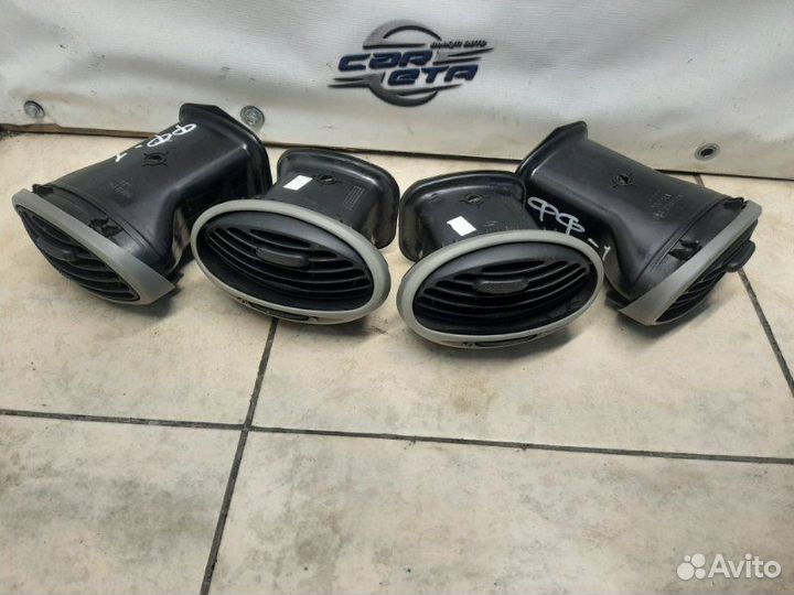 Дефлектор воздушный Ford Focus 1 YS4E 2001