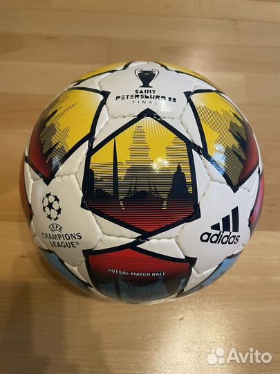 Футбольный мяч adidas ucl pro sala. FMB. футзал