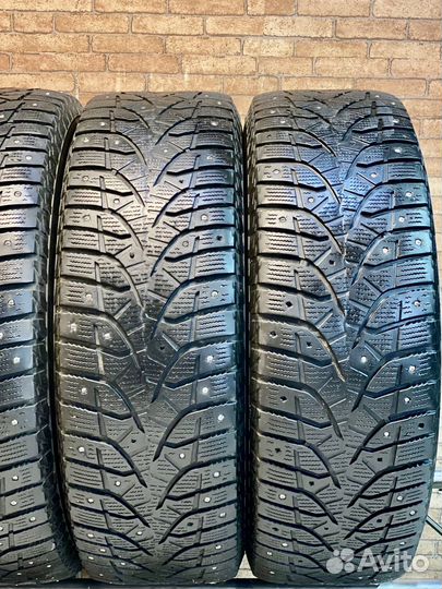 Bridgestone Blizzak Spike-02 SUV 235/65 R17