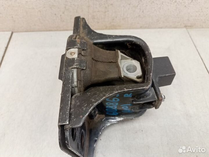 Опора двигателя Ниссан