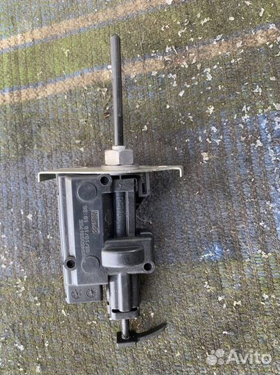 Активатор лючка бензобака Лада Веста