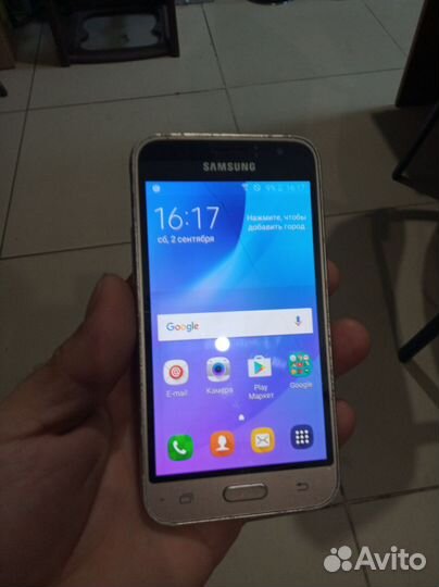 Samsung Galaxy J1 16