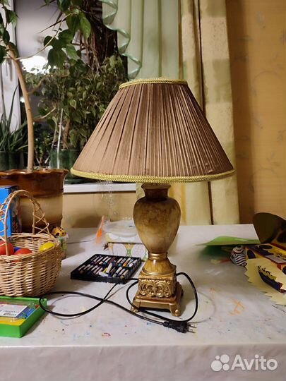 Лампа настольная