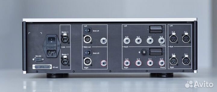 Soulution 725 preamplifier