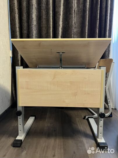 Детская парта со стулом